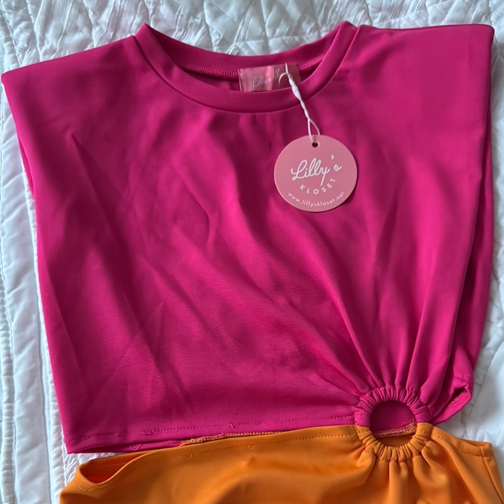 Effortless Color-block Cut-Out Dress